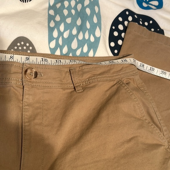 Joe Fresh cotton pants. Size 12. - Picture 4 of 8